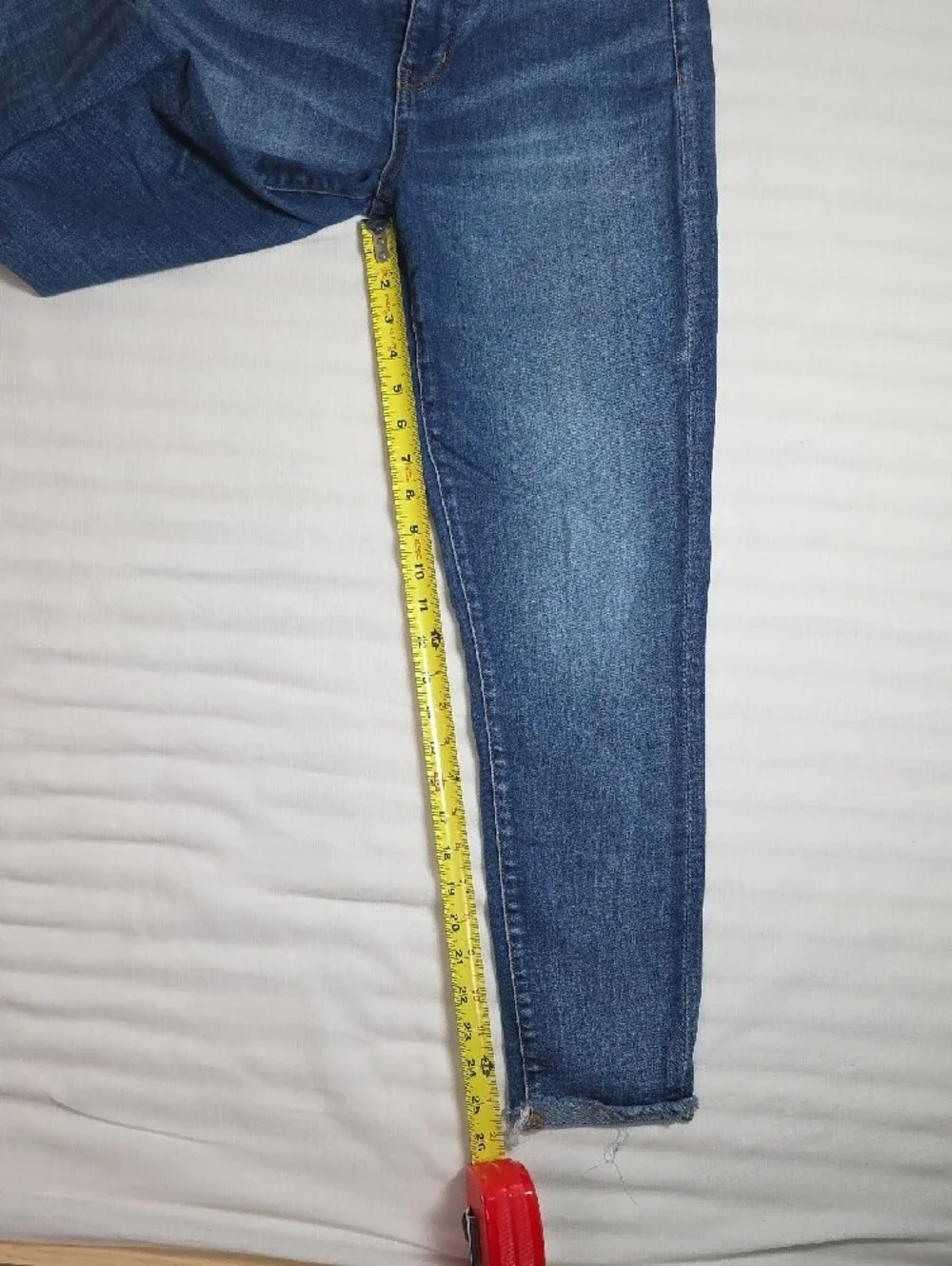 0791 Buckle Black Women's Mid-Rise Blue Ankle Jeans; 29